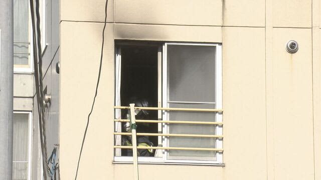 「建物から黒煙が上がっている」　札幌市中央区のアパートの一室で火事　この部屋に住む女性は外出中で無事