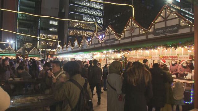 すでにクリスマスムード一色　札幌大通公園でホワイトイルミネーションとミュンヘン・クリスマス市はじまる