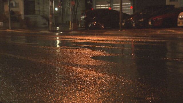 路上に倒れていたとみられる男性が軽乗用車にはねられる　意識不明で病院搬送　札幌市