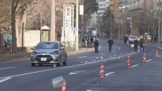 道路を横断中の70代から80代くらいの男性が車にはねられ会話ができない状態で病院搬送　札幌市中央区