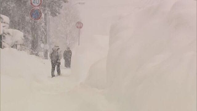 「バスも運休しちゃっててタクシーも来ない」連日の大雪　岩見沢は平年の2倍以上「大学に頑張って歩きで」