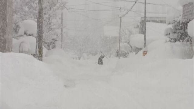 「毎日びっちり…」北海道岩見沢市の積雪が平年のおよそ3倍となる116センチに　休校や交通障害も