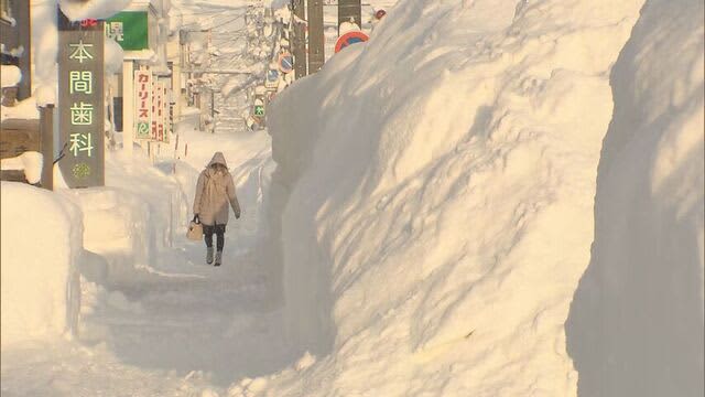 北海道岩見沢市　18日も排雪が追いつかずバスが運休　交通への影響続く