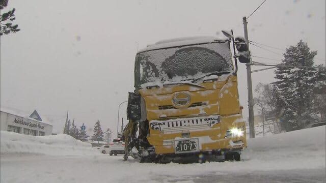 北海道内　スリップなどによる事故相次ぐ　旭川市の国道ではトラックが電柱なぎ倒す事故　けが人なし