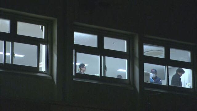 函館のハローワーク　ペットボトルに入った油のようなものをまき火をつけようとした男を逮捕