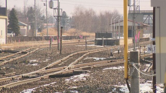 北海道池田町の線路上で池田警察署の副署長が遺体で見つかる…新年会の帰路で特急列車にはねられたか