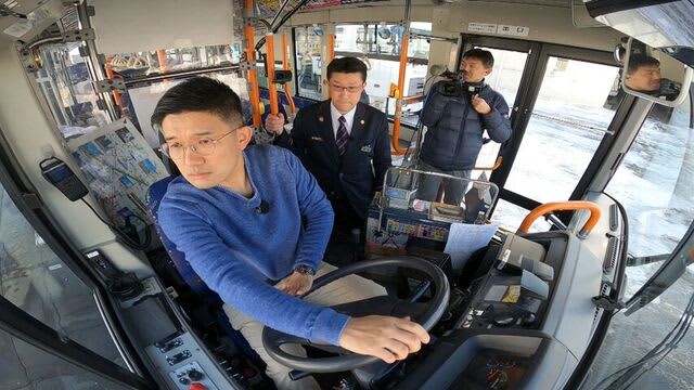 運転手不足解消へ　アナウンサーも体験　バス会社がバスの運転体験会　「バスの魅力感じて」　札幌