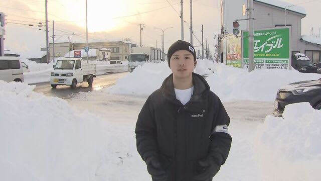 「昨日は雪かきを諦め…」車道は雪で狭く　バス停も埋もれ…　記録的な大雪の影響続く帯広市から中継