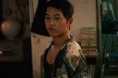 韓国映画『このろくでもない世界で』ソン・ジュンギが演じた裏社会に生きる男・チゴンの1週間コーデ解禁