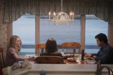 ジュリアン・ムーアの見事な演技に「最高！」　『メイ・ディセンバー』“ヒリヒリ”シーンをキャストが語る映像公開