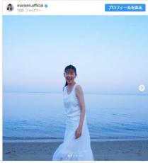 小西真奈美45歳、全身白コーデで海辺を舞う　幻想的な姿にファンほれぼれ「美しい」