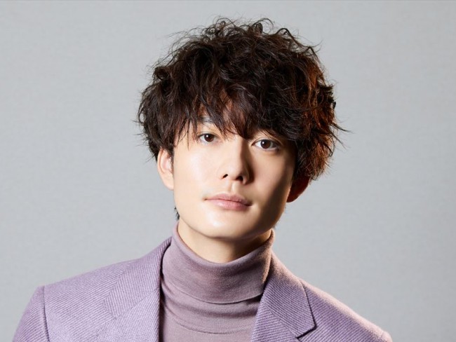 岡田将生、35歳の誕生日報告がキュートすぎる　『虎に翼』伊藤沙莉と“謎ポーズ”も