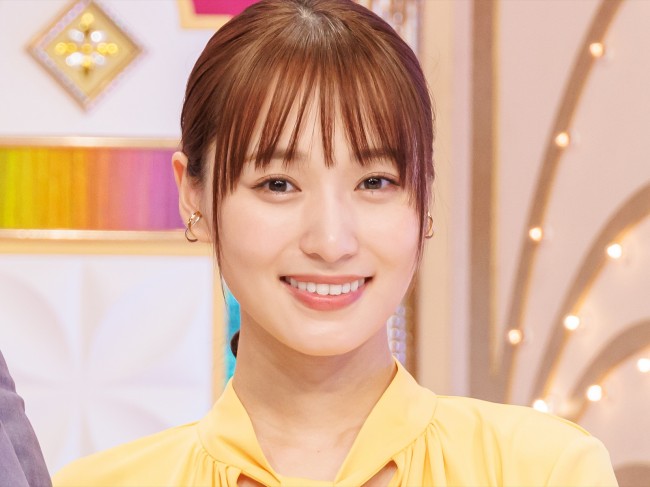 菅井友香、“ビールの売り子”姿に絶賛の声「ゆっかー天使」「超絶可愛い」