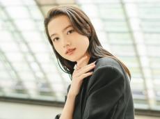 人気女優、デビュー10周年を報告→美しすぎる手書き文字に注目集まる「上手っ！」