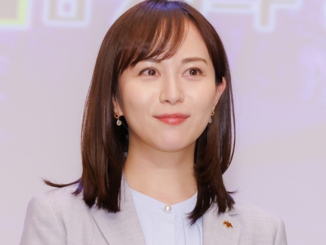 沖縄出身美人女優、超庶民派なレストラン降臨でファン驚き「ギャップ萌」「親近感あって嬉しい」