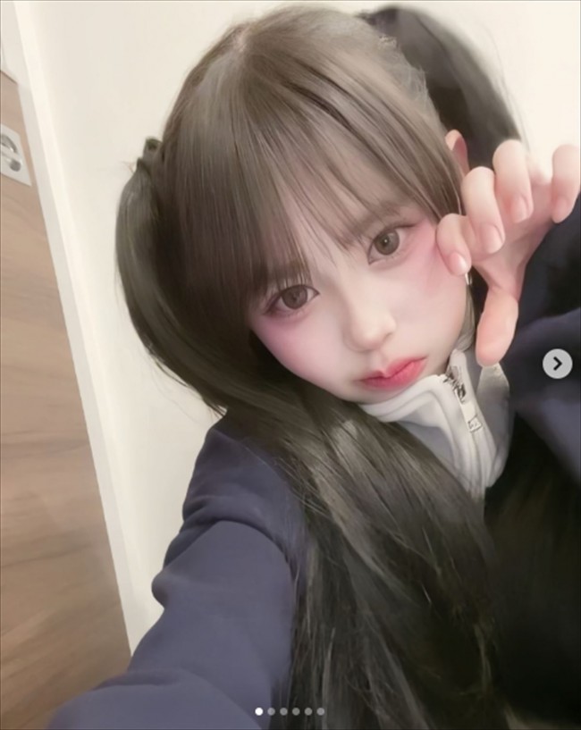 “カジサックの美人娘”15歳モデル、「KPOPアイドルみたい」ツインテール姿に絶賛の声「可愛すぎ」