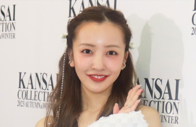 板野友美「自己啓発本はいくつか読んでるけど」、SNS投稿に反響　愛娘“顔出し”＆夫・高橋奎二との姿も話題