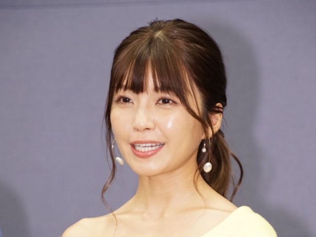 3月に人気アイドルと結婚・宇野実彩子、ロングヘアを自らの手でバッサリ大変身