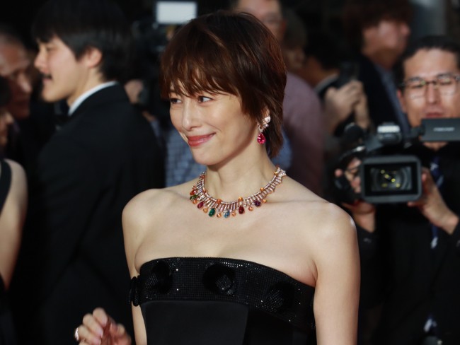 米倉涼子、西田敏行さんと“一緒に”レッドカーペット歩く　「西田さんがニコニコしてて幸せそう」「泣けました」の声