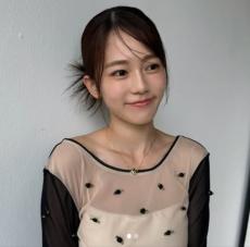 “ボンビーガール史上最大級の美女”26歳　出演から4年、シースルー姿に「可愛すぎる」「女神」の声