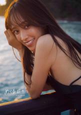 日向坂46・佐々木久美、1st写真集の購入特典絵柄全15種が一挙に大公開！　等身大の魅力がギュッ