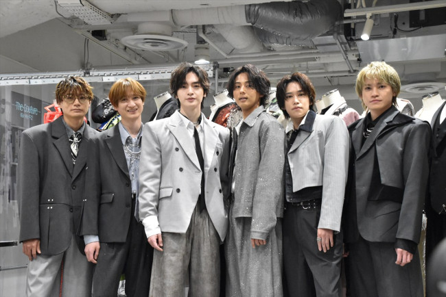 Kis‐My‐Ft2、15年の歴史にしみじみ キスマイの歴史を衣装で振り返る