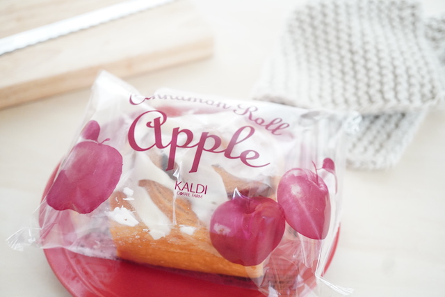【カルディ新商品ルポ】りんごの風味がたまらない、シナモンロール新フレーバーアップル