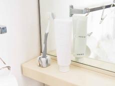 【キャンドゥ】生活感ゼロの洗面所は、白さ際立つ「歯磨き粉カバー」で実現！