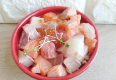 【ロピア実食ルポ】「魚屋のまかないブツ切り丼」は見た目より満腹感のある海鮮丼
