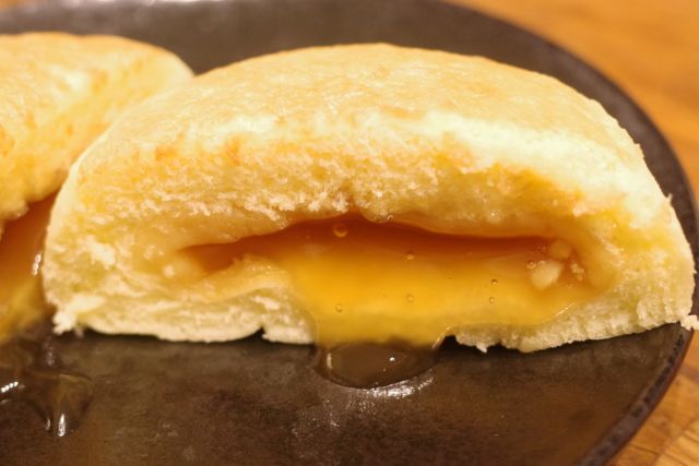 【実食】ファミリーマート新商品「バター香る ホットケーキまん」はシロップとろ～り♡