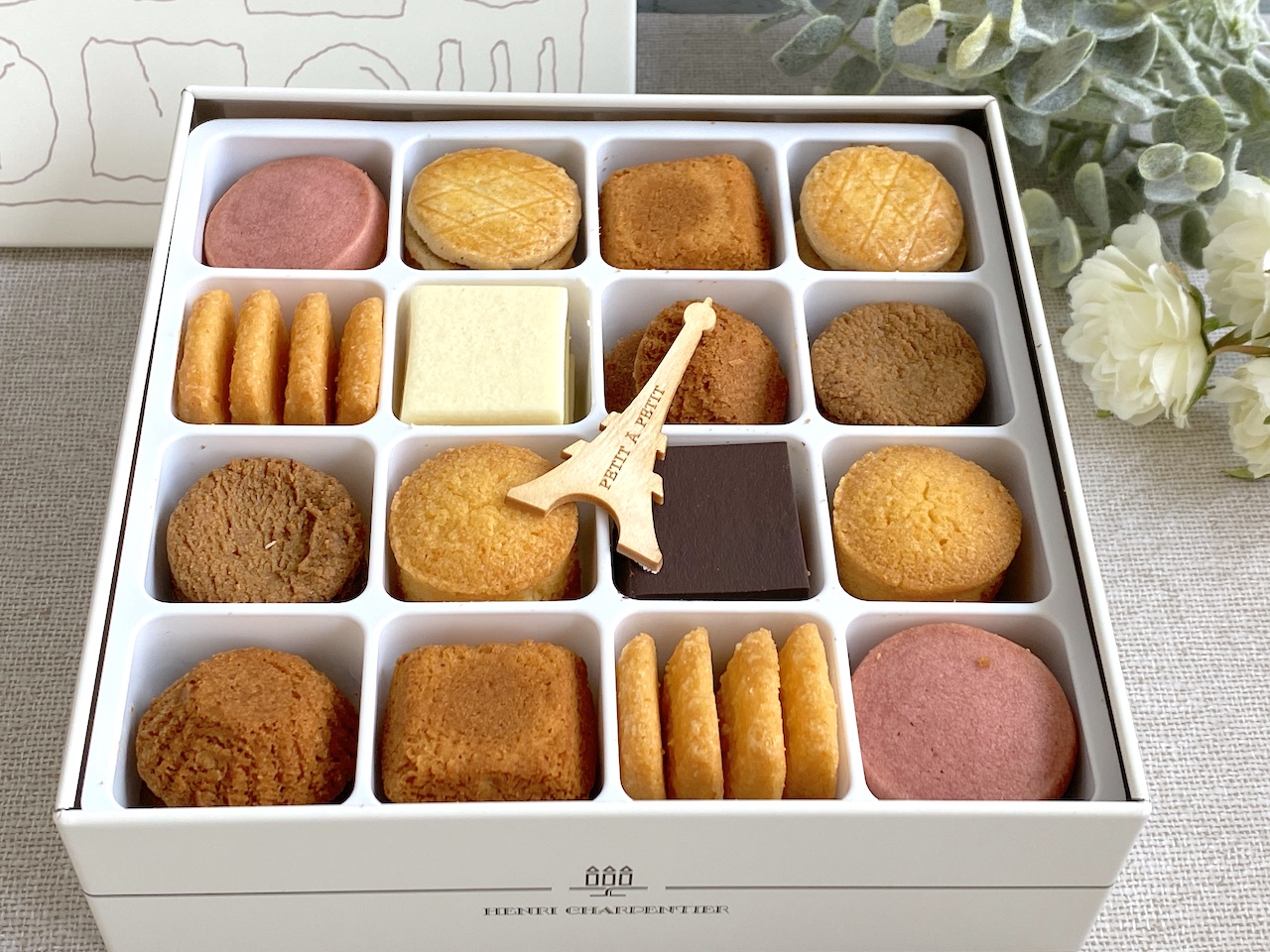 お取り寄せクッキー缶図鑑【8】まるでパリの石畳のような「アンリ・シャルパンティエ」