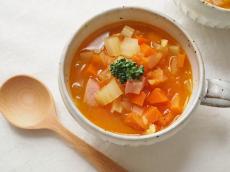 炊飯器レシピ【8】トマトたっぷり！「野菜とベーコンの食べるスープ」