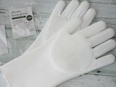 【3COINS】食器洗いや掃除に大活躍！大人気商品「シリコンブラシ手袋」