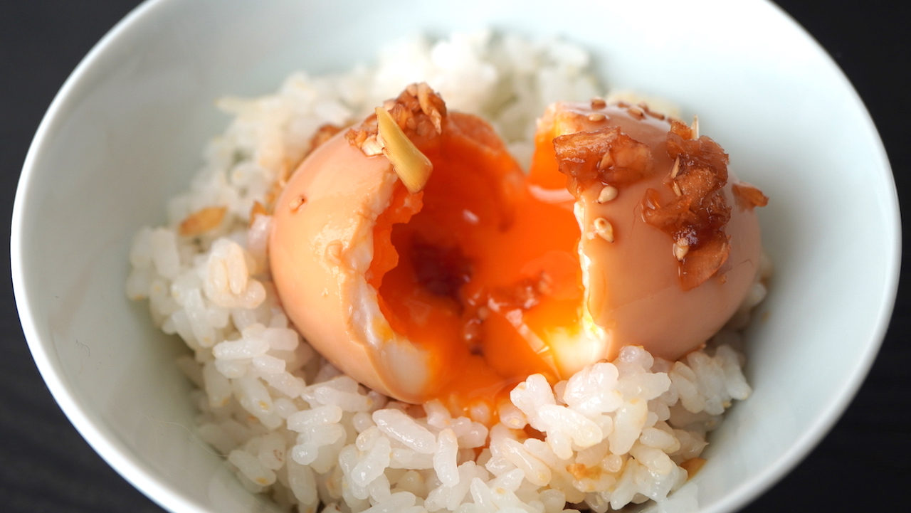 【SNSで話題】韓国で人気の「麻薬卵」とは？作り方やアレンジレシピも紹介