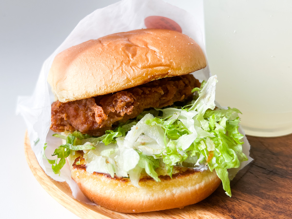 日本でも人気のハンバーガー店「SHAKE SHACK」のチキンバーガーを食べてみた！【チキンバーガー実食ルポ】