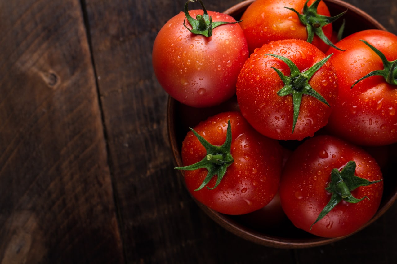 トマトのおすすめレシピは？簡単な湯むき方法も【専門家監修】
