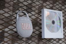 JBL【2024最新版】ブルートゥース スピーカーがおすすめ！高音質で小型で軽量でおしゃれだよ
