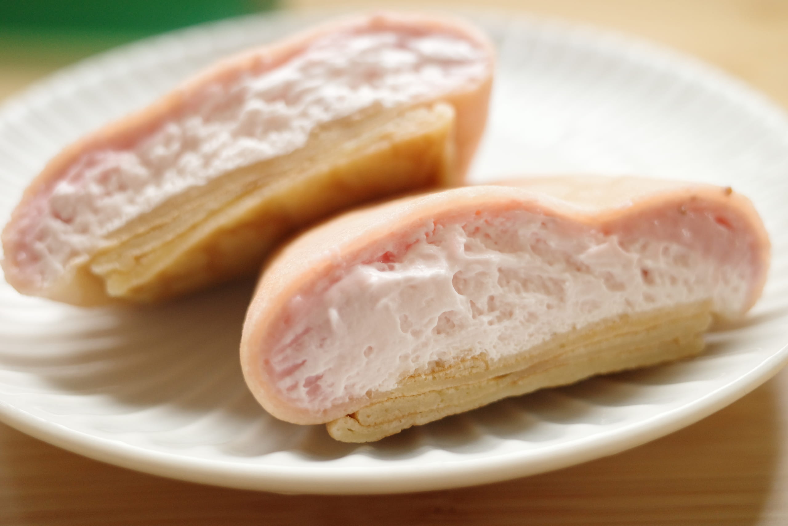 【セブン-イレブン新商品ルポ】つぶつぶもっちもち！「もっちりクレープ苺のダブルレアチーズ」
