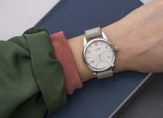 バウハウス調のデザインに注目。ドイツの時計ブランド「NOMOS」 から新モデル登場