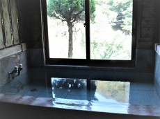 自然豊かな山中にあるアットホームな秘湯の宿「桃の木温泉 山和荘」