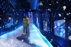 【すみだ水族館】都会の雪景色に包まれるインタラクティブアート「雪とクラゲ」 登場