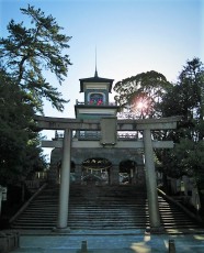加賀藩祖前田利家公と正室お松の方を祀る「尾山神社」