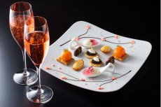 ふたりで過ごす優雅なバータイム「ベロビスト 桜花プレート」美食と美酒のマリアージュを楽しもう！