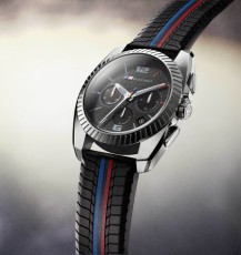 BMW スポーツスピリットを反映する夏の腕時計コレクション