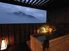 日本の美と和の心を随所に散りばめた、箱根強羅の温泉旅館