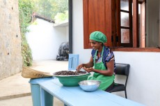 「スリランカの人々と料理や紅茶、文化に触れる旅」飲んで食べて世界を応援するオンラインツアーを開催