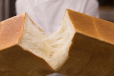 ロブションで人気のパン2種がついにオンラインサイトで発売！