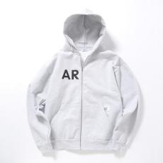 「AR」のロゴがアクセント！『ARMY Zip Hoody MOD』が発売
