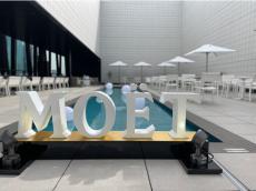 銀座のプールサイドで“MOËT＆CHANDON”のビアガーデン