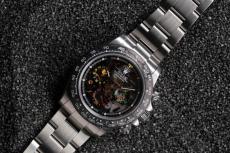 元カメルーン代表のサッカー選手とコラボ「ROLEX DAYTONA」カスタムモデル